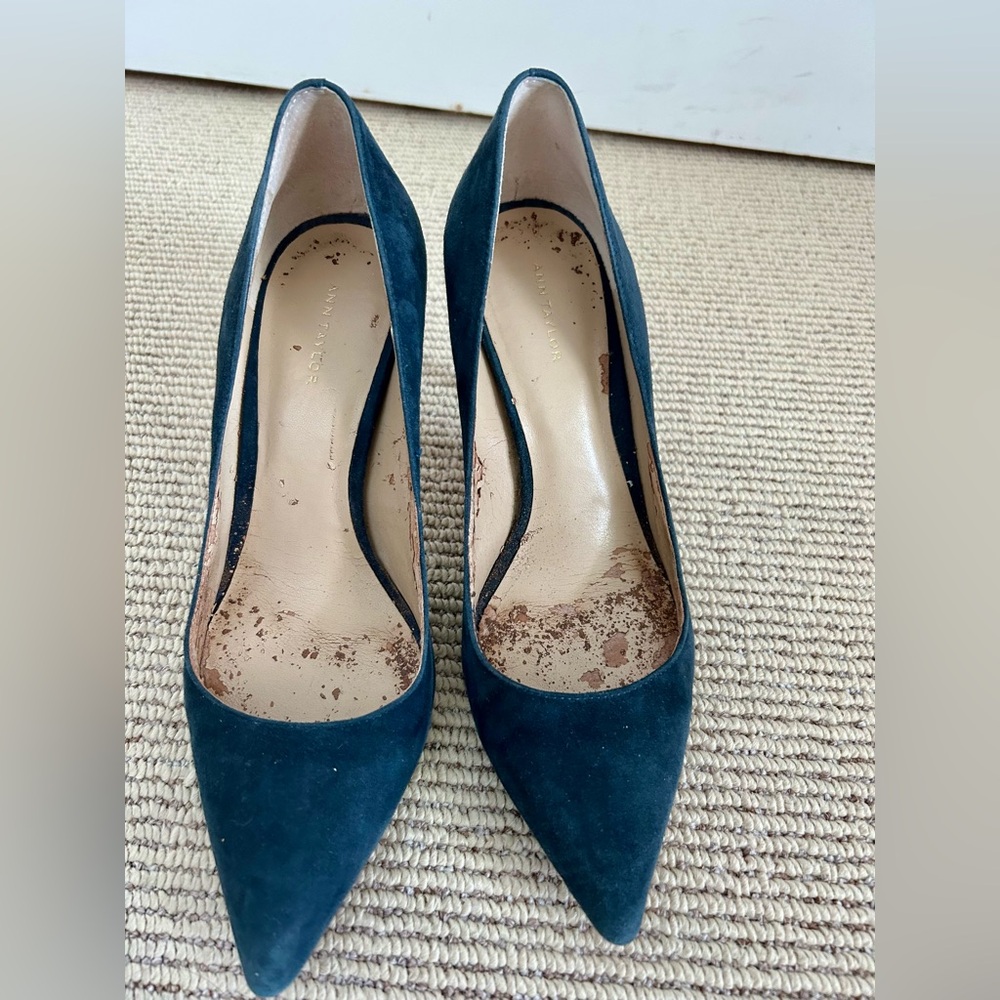 Ann Taylor Teal Suede Pointed Toe Pumps